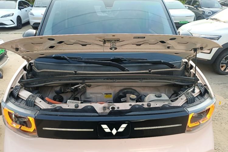 Used Wuling Hongguang MINIEV 2022 Macaron Fashion Model Lithium Iron Phosphate Engine Bay