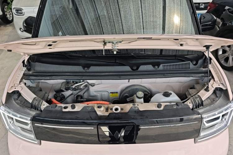 Used Wuling Hongguang MINIEV 2022 GAMEBOY 300km Enthusiast Model with Lithium Iron Phosphate Engine Bay