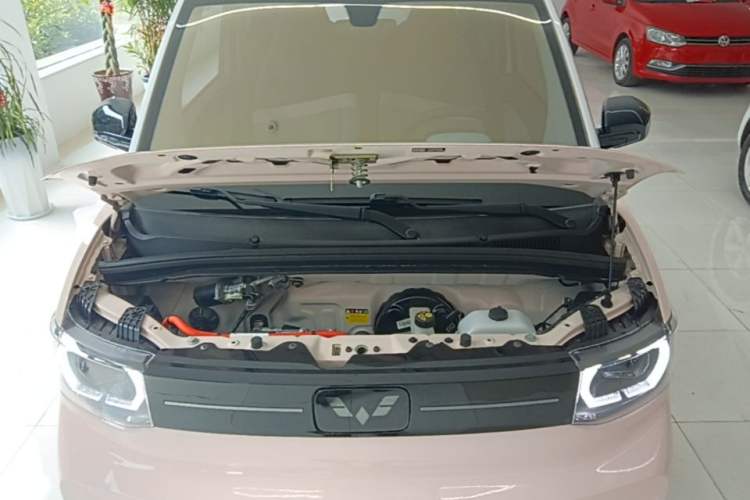 Used Wuling Hongguang MINIEV 2022 Macaron Premium Model – Lithium Ternary Battery Engine Bay