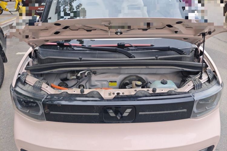 Used Wuling Hongguang MINIEV 2022 Macaron Fashion Model Lithium Iron Phosphate Engine Bay