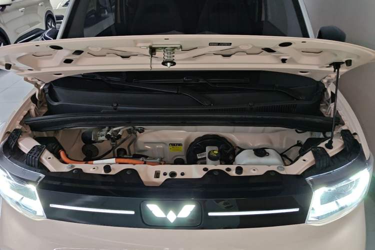 Used Wuling Hongguang MINIEV 2022 Macaron Premium Model – Lithium Iron Phosphate Engine Bay