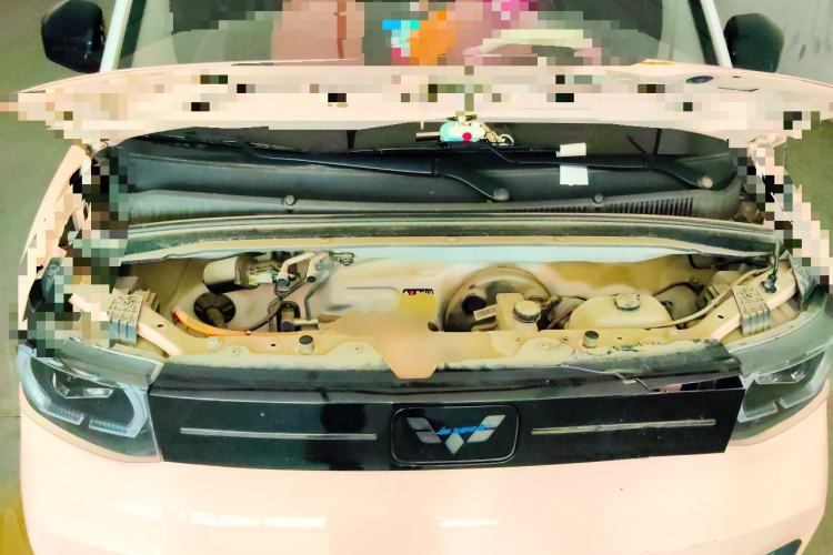 Used Wuling Hongguang MINIEV 2022 Macaron Fashion Model Lithium Iron Phosphate Engine Bay