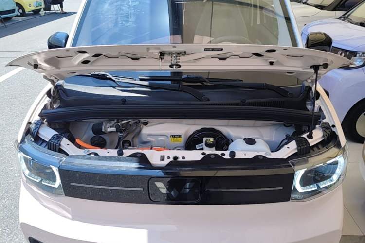 Used Wuling Hongguang MINIEV 2022 Macaron Premium Model – Lithium Ternary Battery Engine Bay