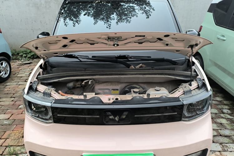 Used Wuling Hongguang MINIEV 2022 Macaron Fashion Model Lithium Iron Phosphate Engine Bay