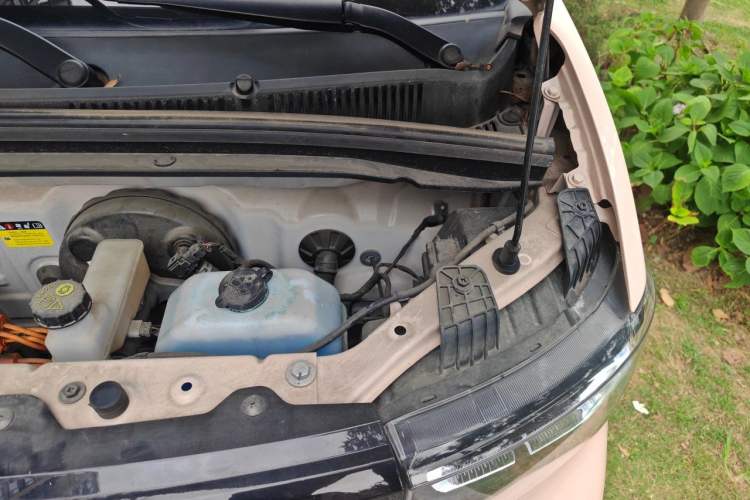 Used Wuling Hongguang MINIEV 2022 Macaron Premium Model – Lithium Iron Phosphate Engine Bay Left
