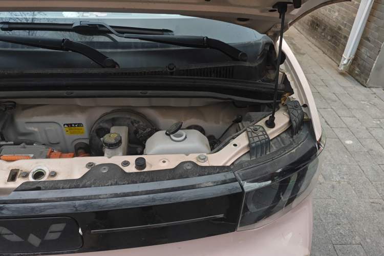Used Wuling Hongguang MINIEV 2022 Macaron Premium Model – Lithium Iron Phosphate Engine Bay Left