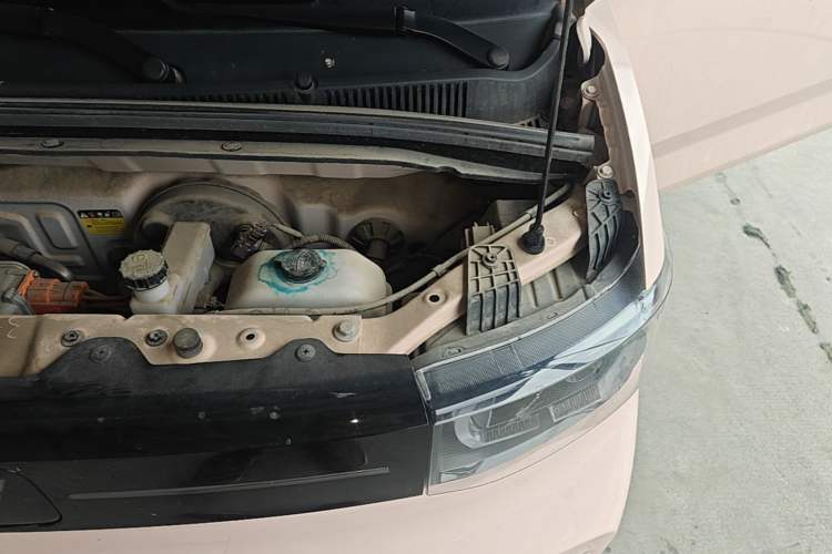 Used Wuling Hongguang MINIEV 2022 Macaron Premium Model – Lithium Iron Phosphate Engine Bay Left