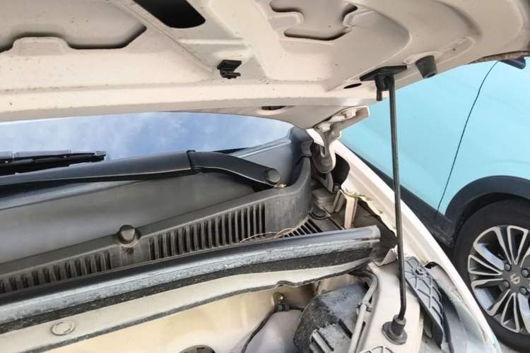 Used Wuling Hongguang MINIEV 2022 Macaron Color Edition Lithium-Ion Battery Engine Bay Left