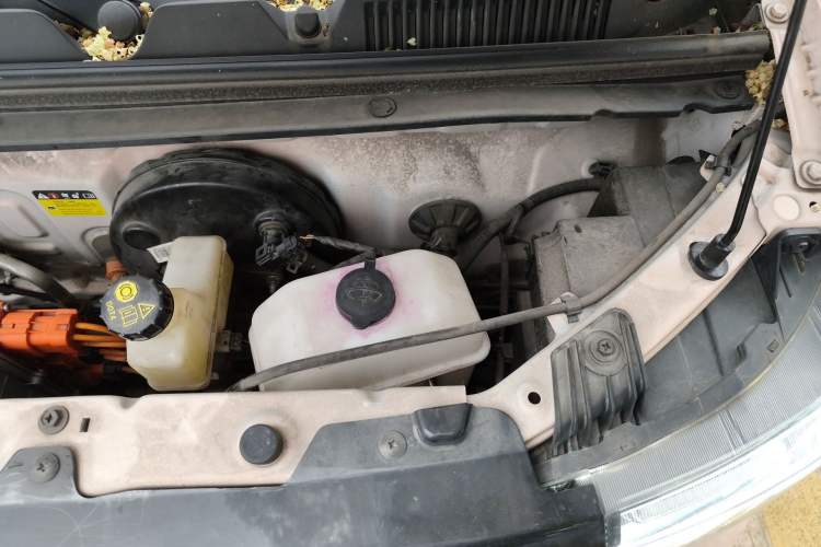 Used Wuling Hongguang MINIEV 2022 GAMEBOY 300km Enthusiast Model with Lithium Iron Phosphate Engine Bay Left