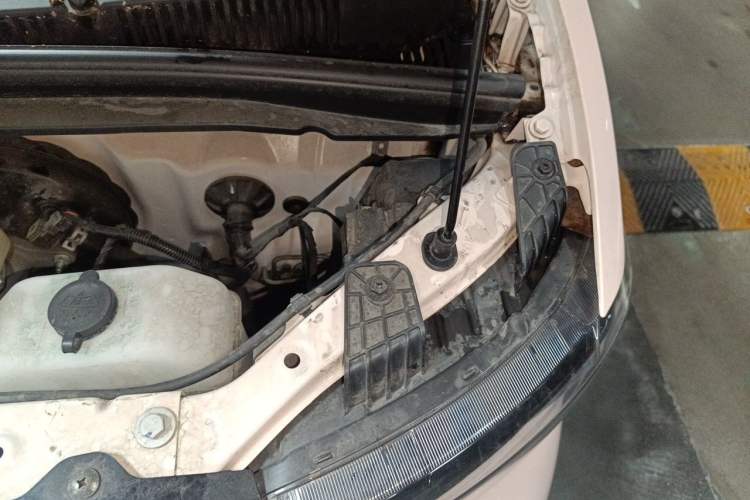Used Wuling Hongguang MINIEV 2022 Macaron Premium Model – Lithium Iron Phosphate Engine Bay Left