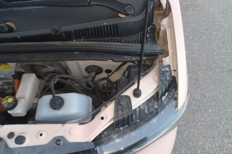 Used Wuling Hongguang MINIEV 2022 Macaron Premium Model – Lithium Iron Phosphate Engine Bay Left