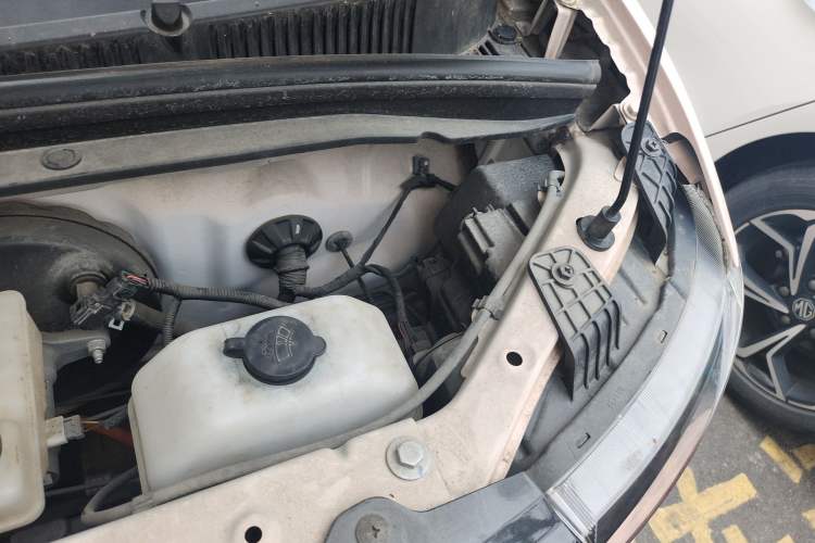 Used Wuling Hongguang MINIEV 2022 Macaron Premium Model – Lithium Iron Phosphate Engine Bay Left