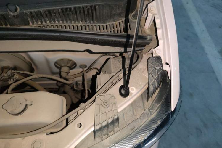 Used Wuling Hongguang MINIEV 2022 Macaron Premium Model – Lithium Iron Phosphate Engine Bay Left