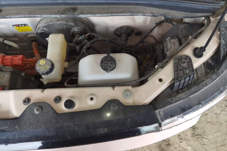 Used Wuling Hongguang MINIEV 2022 Macaron Fashion Model Lithium Iron Phosphate Engine Bay Left