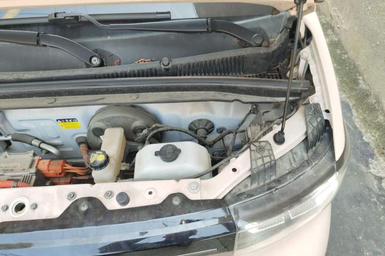 Used Wuling Hongguang MINIEV 2022 Macaron Premium Model – Lithium Iron Phosphate Engine Bay Left