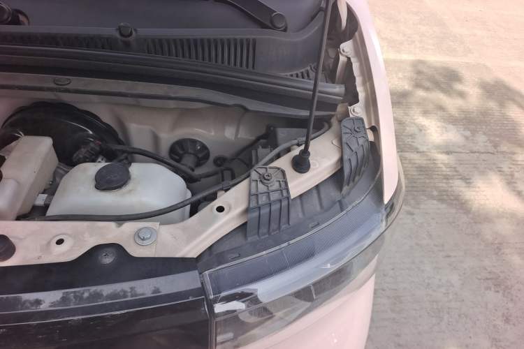 Used Wuling Hongguang MINIEV 2022 Macaron Premium Model – Lithium Iron Phosphate Engine Bay Left