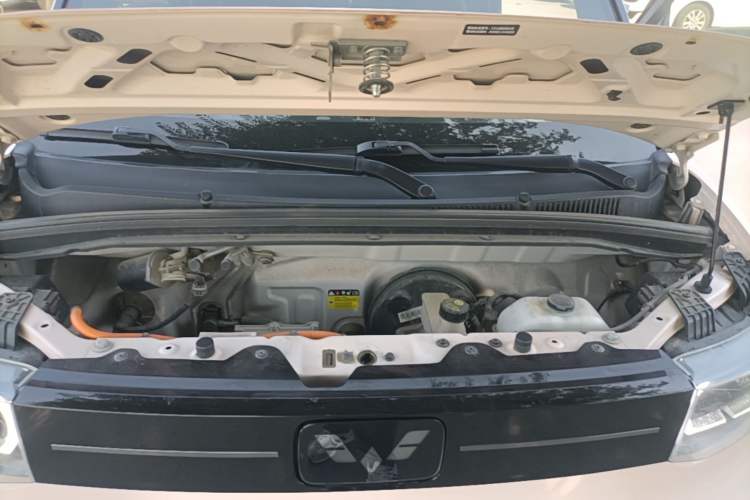 Used Wuling Hongguang MINIEV 2022 Macaron Premium Model – Lithium Ternary Battery Engine Bay