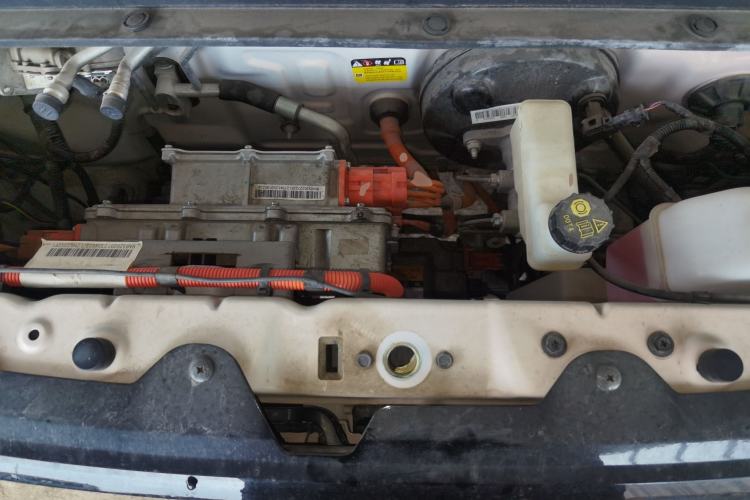 Used Wuling Hongguang MINIEV 2022 Macaron Fashion Model Lithium Iron Phosphate Engine Bay