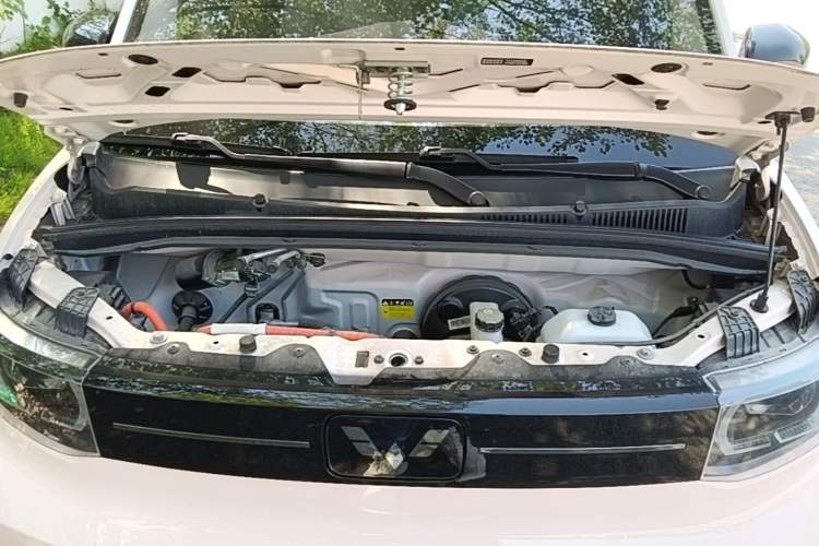Used Wuling Hongguang MINIEV 2022 Macaron Premium Model – Lithium Iron Phosphate Engine Bay