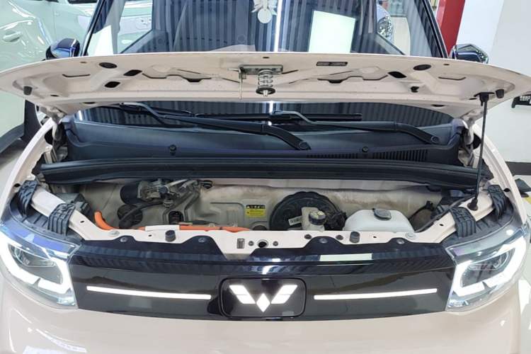 Used Wuling Hongguang MINIEV 2022 Macaron Premium Model – Lithium Iron Phosphate Engine Bay