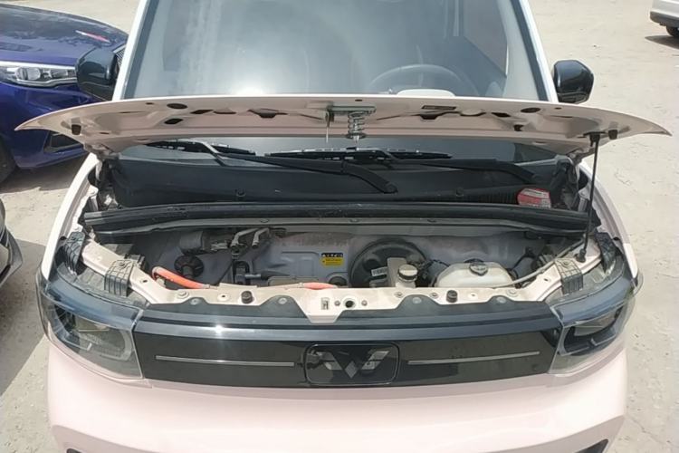 Used Wuling Hongguang MINIEV 2022 Macaron Fashion Model Lithium Iron Phosphate Engine Bay