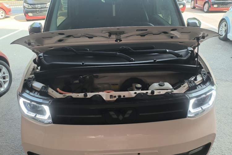 Used Wuling Hongguang MINIEV 2022 Macaron Premium Model – Lithium Ternary Battery Engine Bay