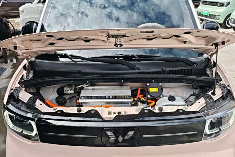 Used Wuling Hongguang MINIEV 2022 Macaron Premium Model – Lithium Iron Phosphate Engine Bay