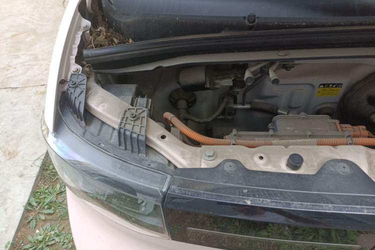Used Wuling Hongguang MINIEV 2022 Macaron Fashion Model Lithium Iron Phosphate Engine Bay Right
