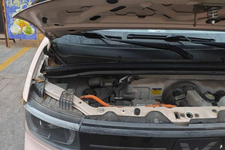 Used Wuling Hongguang MINIEV 2022 Macaron Premium Model – Lithium Iron Phosphate Engine Bay Right
