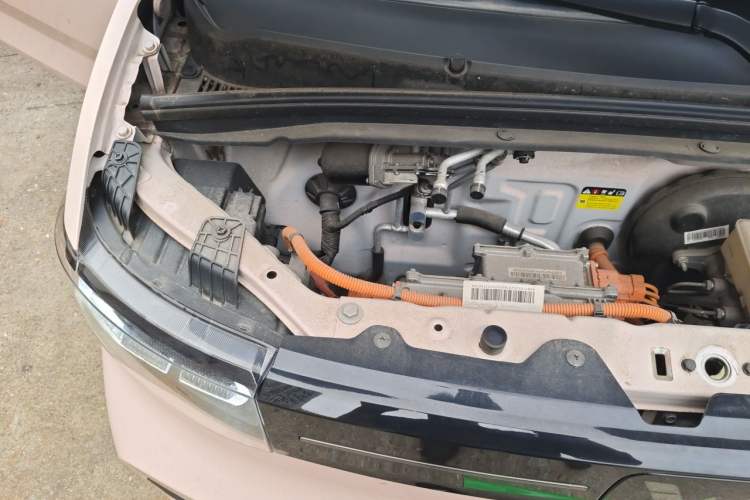 Used Wuling Hongguang MINIEV 2022 Macaron Fashion Model Lithium Iron Phosphate Engine Bay Right