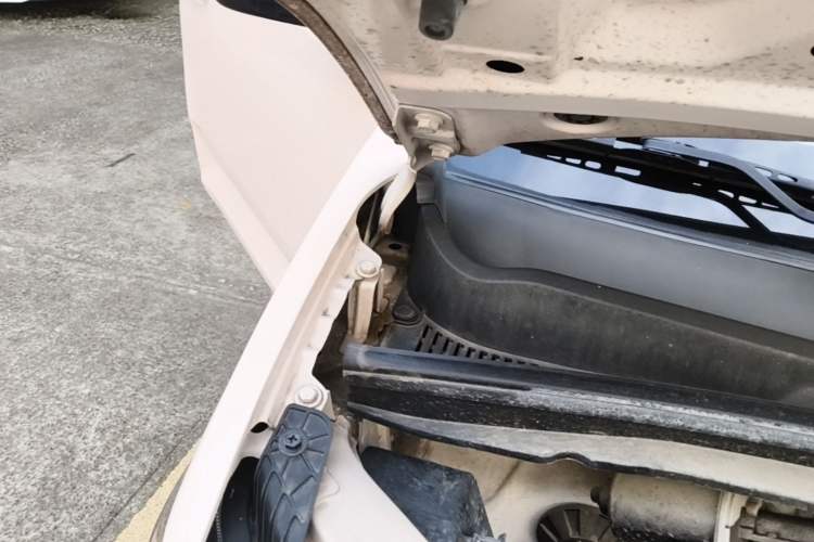 Used Wuling Hongguang MINIEV 2022 Macaron Color Edition Lithium-Ion Battery Engine Bay Right