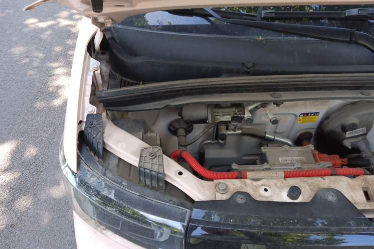 Used Wuling Hongguang MINIEV 2022 Macaron Premium Model – Lithium Iron Phosphate Engine Bay Right
