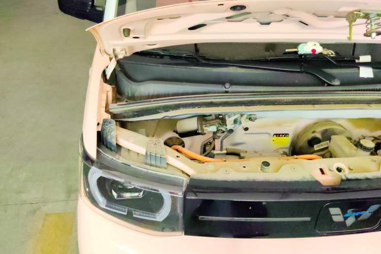 Used Wuling Hongguang MINIEV 2022 Macaron Fashion Model Lithium Iron Phosphate Engine Bay Right