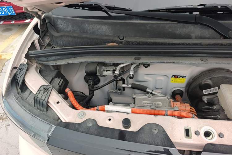 Used Wuling Hongguang MINIEV 2022 Macaron Fashion Model Lithium Iron Phosphate Engine Bay Right
