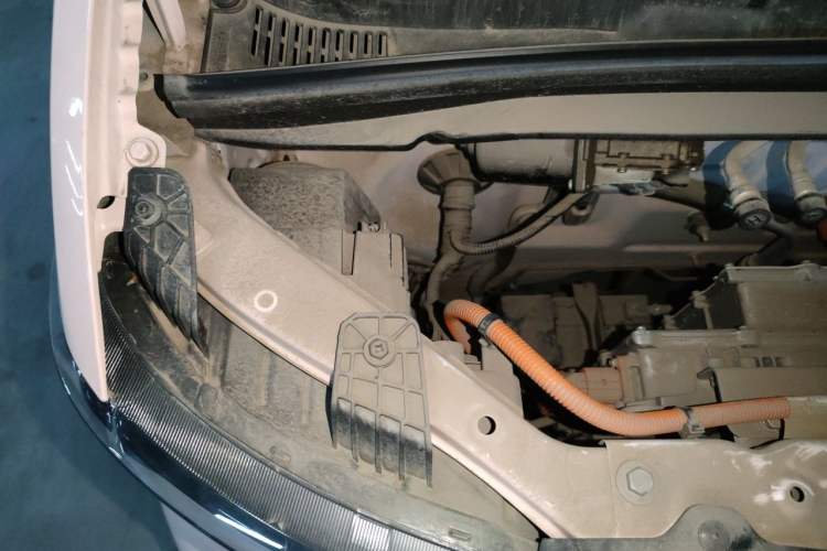 Used Wuling Hongguang MINIEV 2022 Macaron Premium Model – Lithium Iron Phosphate Engine Bay Right