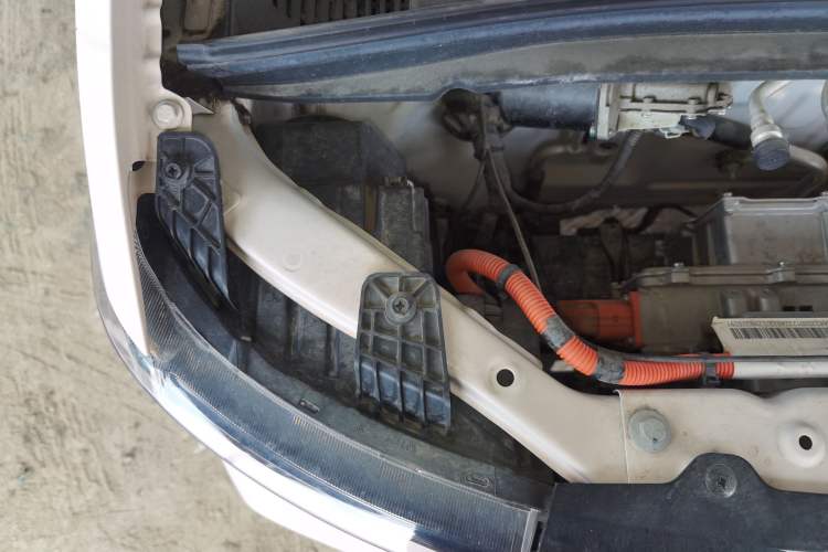 Used Wuling Hongguang MINIEV 2022 Macaron Fashion Model Lithium Iron Phosphate Engine Bay Right