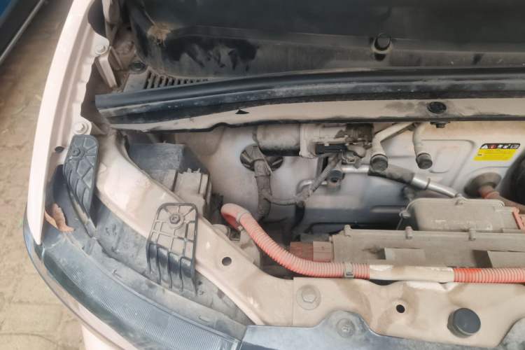 Used Wuling Hongguang MINIEV 2022 Macaron Premium Model – Lithium Iron Phosphate Engine Bay Right