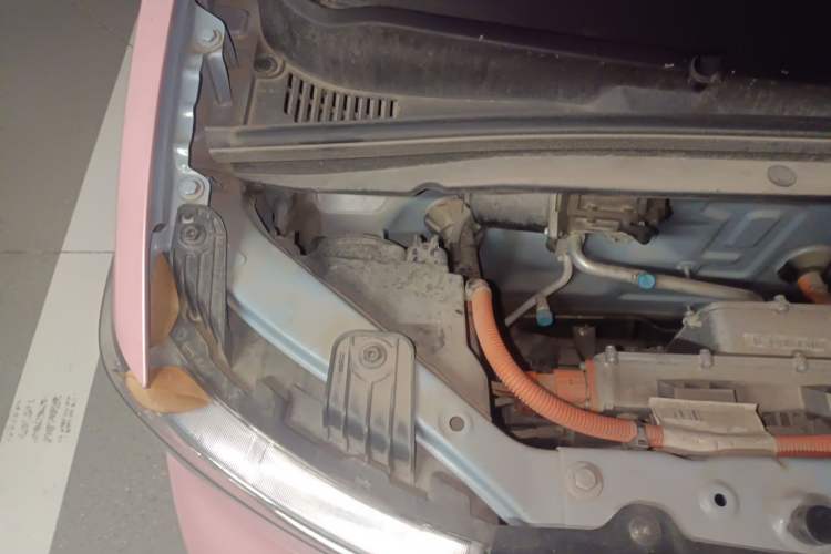 Used Wuling Hongguang MINIEV 2022 Macaron Fashion Model Lithium Iron Phosphate Engine Bay Right