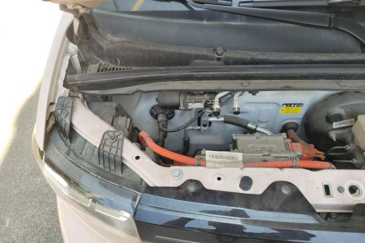 Used Wuling Hongguang MINIEV 2022 Macaron Premium Model – Lithium Iron Phosphate Engine Bay Right