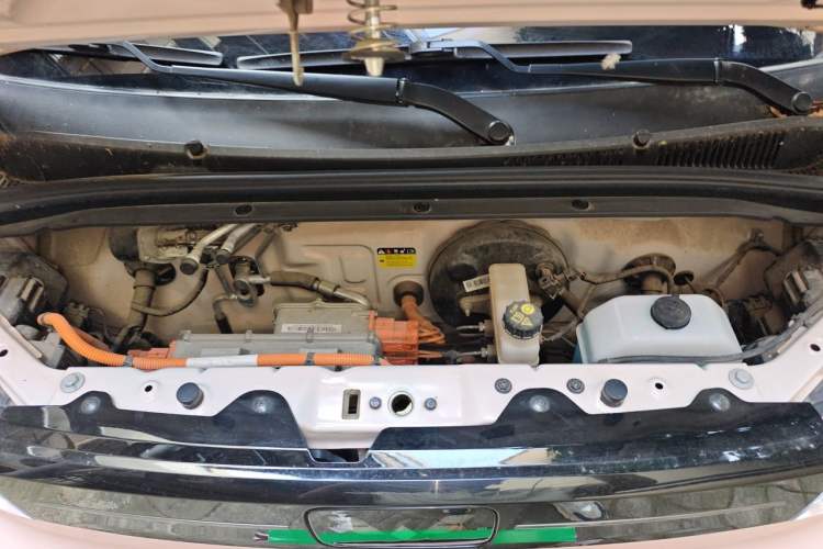 Used Wuling Hongguang MINIEV 2022 Macaron Premium Model – Lithium Ternary Battery Engine Bay