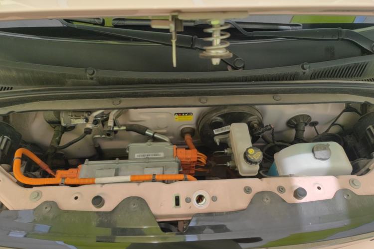 Used Wuling Hongguang MINIEV 2022 Macaron Fashion Model Lithium Iron Phosphate Engine Bay