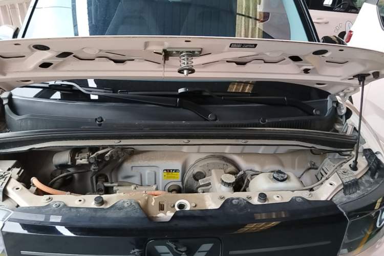 Used Wuling Hongguang MINIEV 2022 Macaron Premium Model – Lithium Ternary Battery Engine Bay