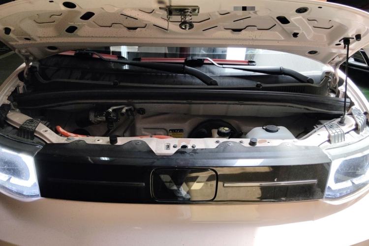 Used Wuling Hongguang MINIEV 2022 Macaron Fashion Model Lithium Iron Phosphate Engine Bay