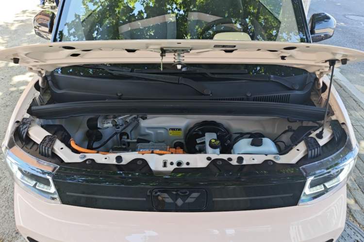 Used Wuling Hongguang MINIEV 2022 Zizai Version Lithium Iron Phosphate Engine Bay