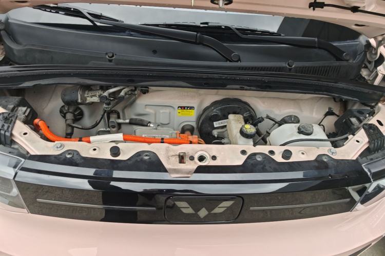 Used Wuling Hongguang MINIEV 2022 Macaron Fashion Edition Lithium-Nickel-Cobalt-Alpha-oxide Engine Bay