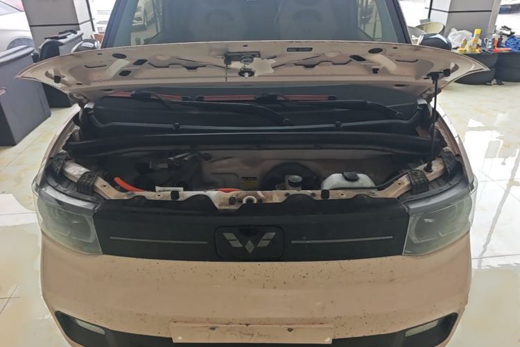 Used Wuling Hongguang MINIEV 2022 Macaron Fashion Model Lithium Iron Phosphate Engine Bay