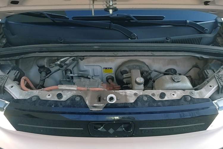 Used Wuling Hongguang MINIEV 2022 Macaron Premium Model – Lithium Ternary Battery Engine Bay