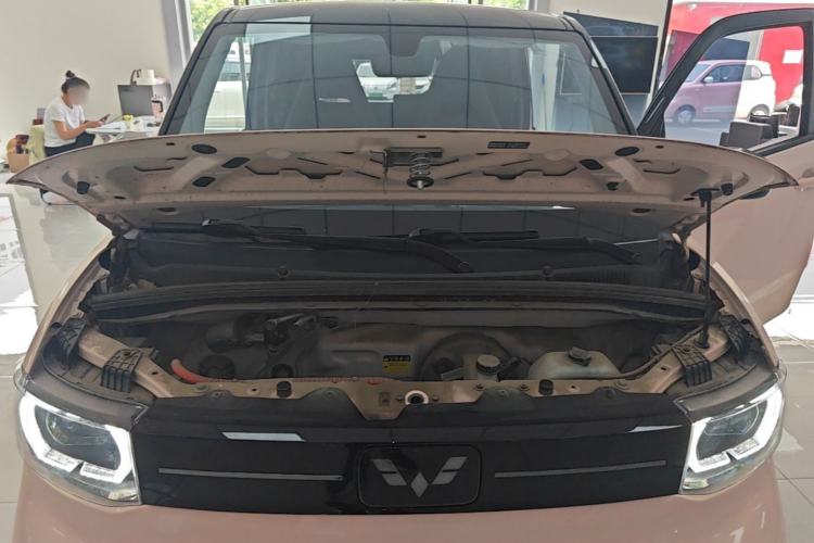 Used Wuling Hongguang MINIEV 2022 Macaron Fashion Model Lithium Iron Phosphate Engine Bay