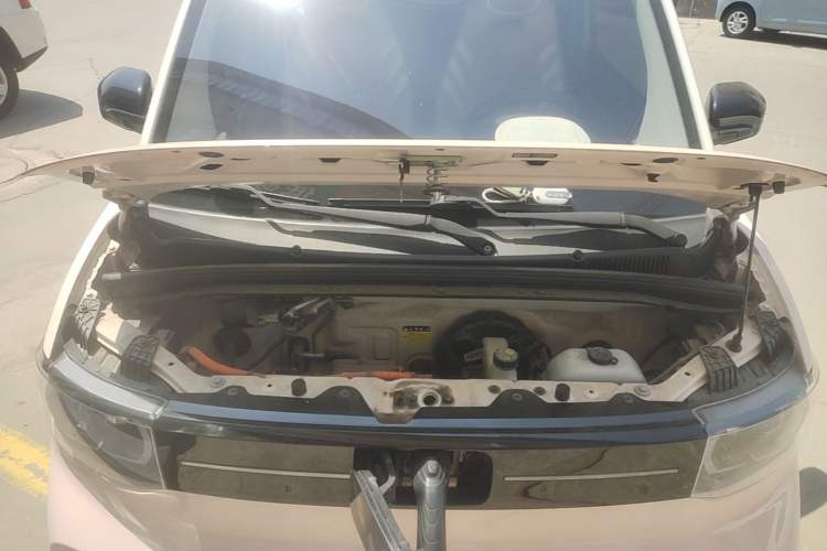 Used Wuling Hongguang MINIEV 2022 Macaron Premium Model – Lithium Ternary Battery Engine Bay