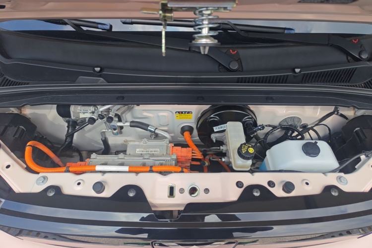 Used Wuling Hongguang MINIEV 2022 Macaron Premium Model – Lithium Iron Phosphate Engine Bay